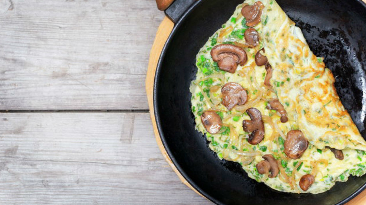Ricotta cheese and mushroom omelette