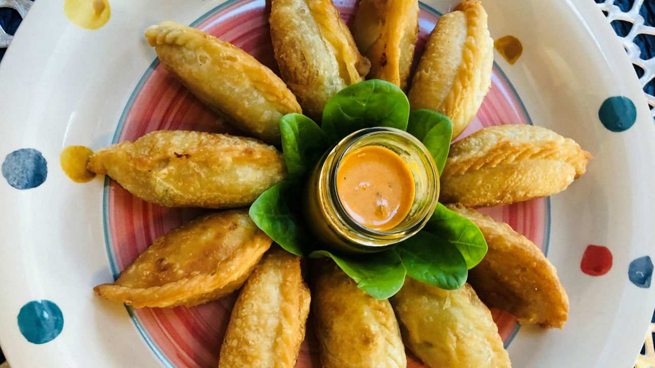 Malaysian Style Karipap (Vegetarian)