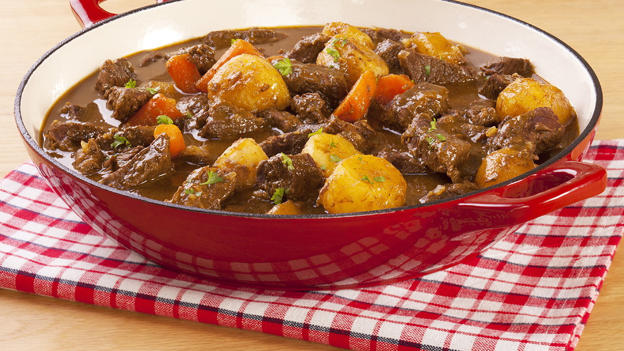 Slow Cooked Beef & Red Wine Casserole