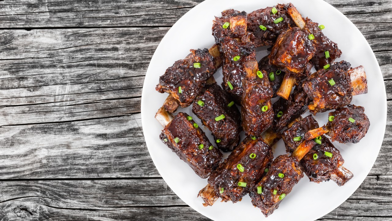 Sticky Pork Ribs with Potato Salad