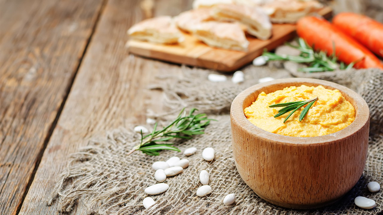 Roasted Carrot Hummus with Pitta and Veggies