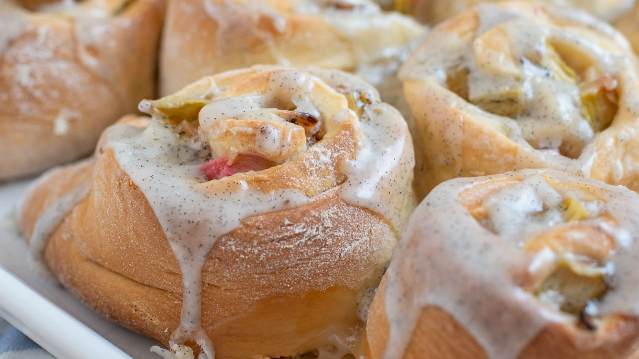 Rhubarb and Custard Choux Buns